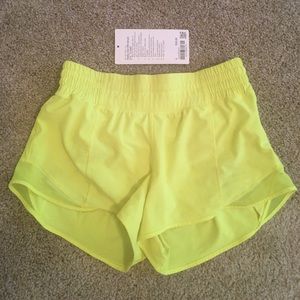 Hotty Hot High Rise Short 2.5”